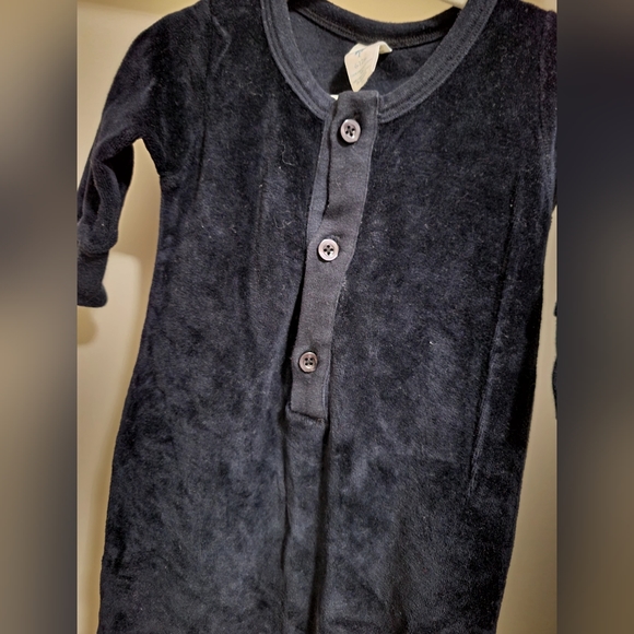 Kate Quinn 🖤terry romper🖤 - Picture 2 of 4